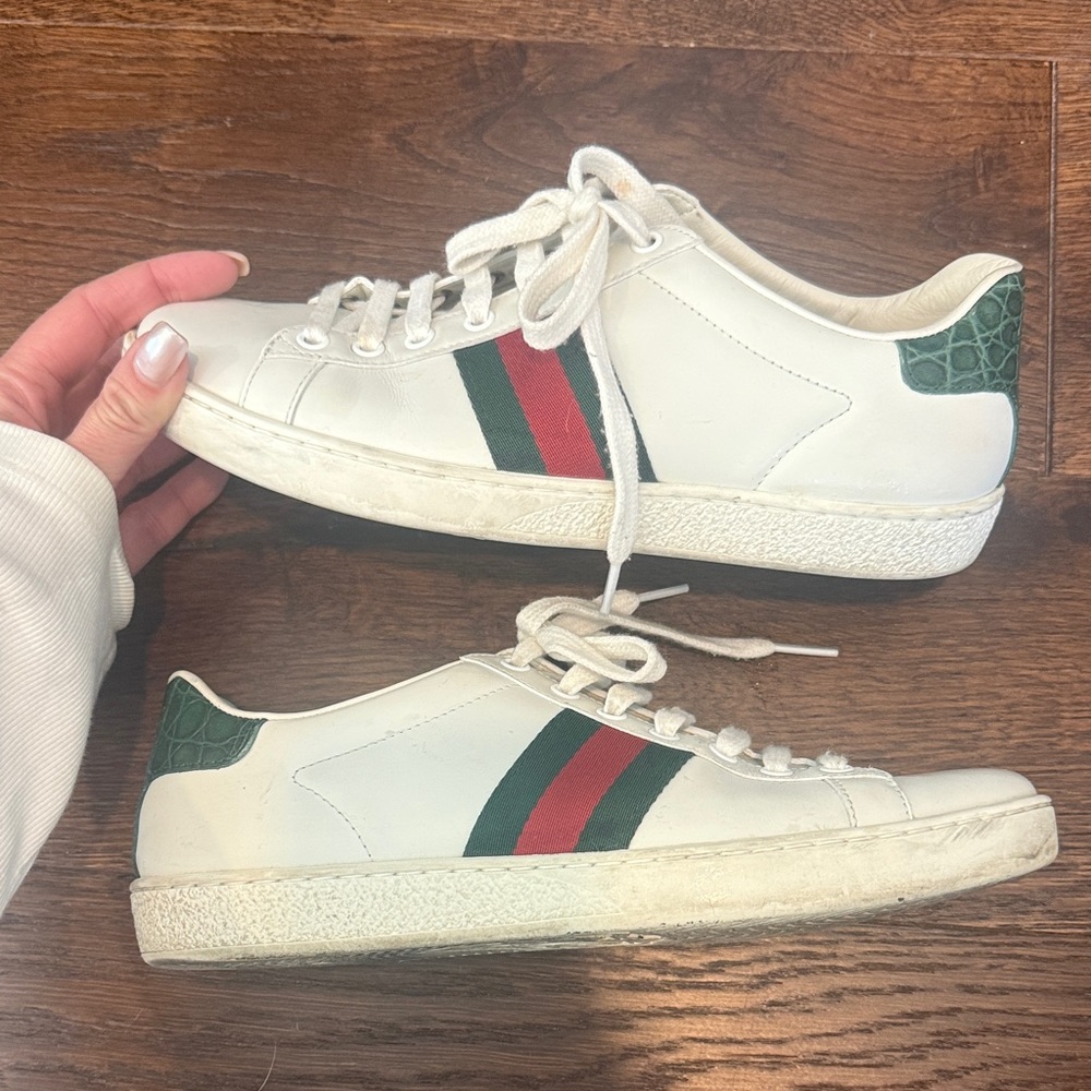 Gucci White Leather Sneakers with Red and Green Stripe - Picture 2 of 4